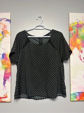 **3 for $15** American Eagle Outfitters Black and White Polka Dot Blouse